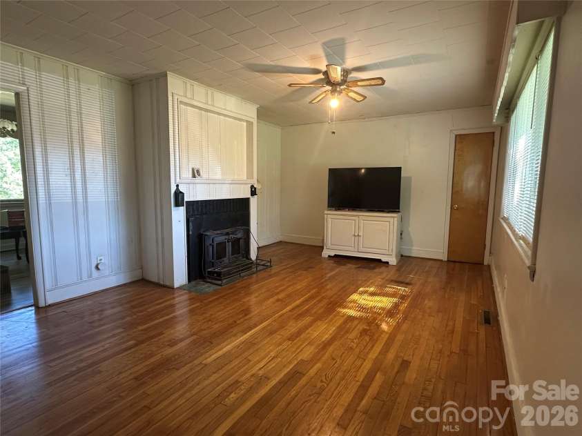 2939 Links Drive, Granite Falls, NC 28630.  MLS# CAR4389419, YatesRealty ID 28039. 