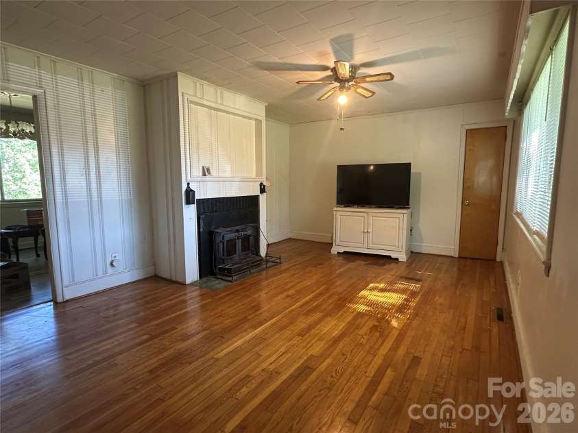 2939 Links Drive, Granite Falls, NC 28630.  MLS# CAR4389419, YatesRealty ID 28039. 