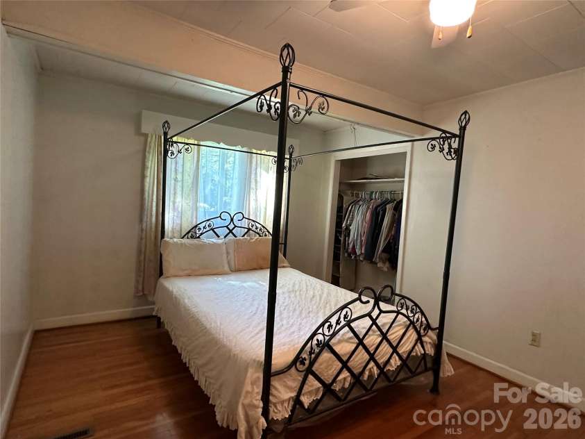 2939 Links Drive, Granite Falls, NC 28630.  MLS# CAR4389419, YatesRealty ID 28039. 