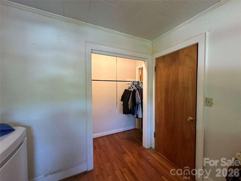 2939 Links Drive, Granite Falls, NC 28630.  MLS# CAR4389419, YatesRealty ID 28039. 