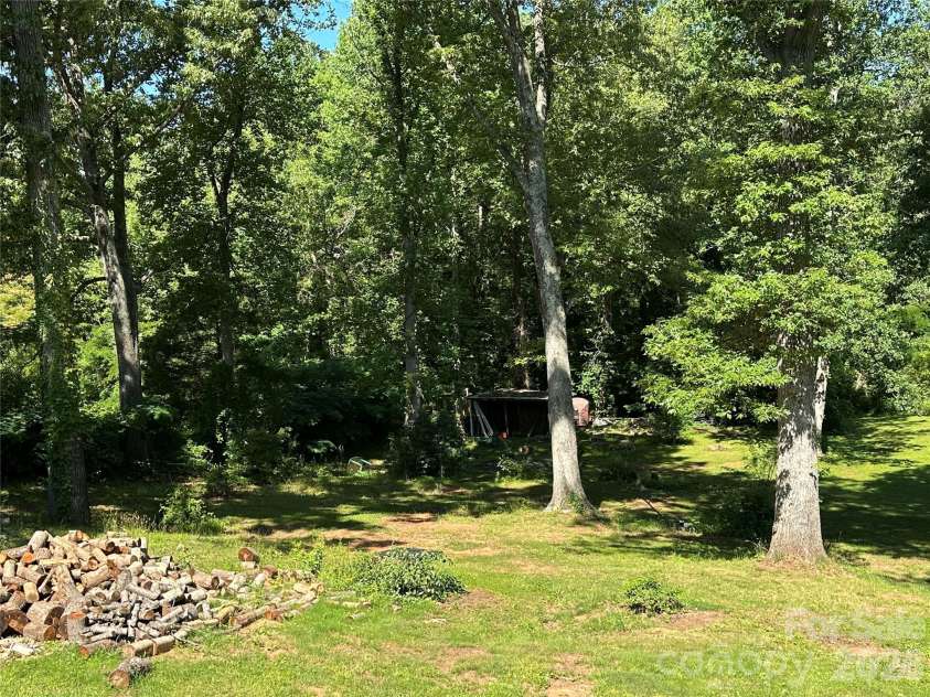 2939 Links Drive, Granite Falls, NC 28630.  MLS# CAR4389419, YatesRealty ID 28039. 