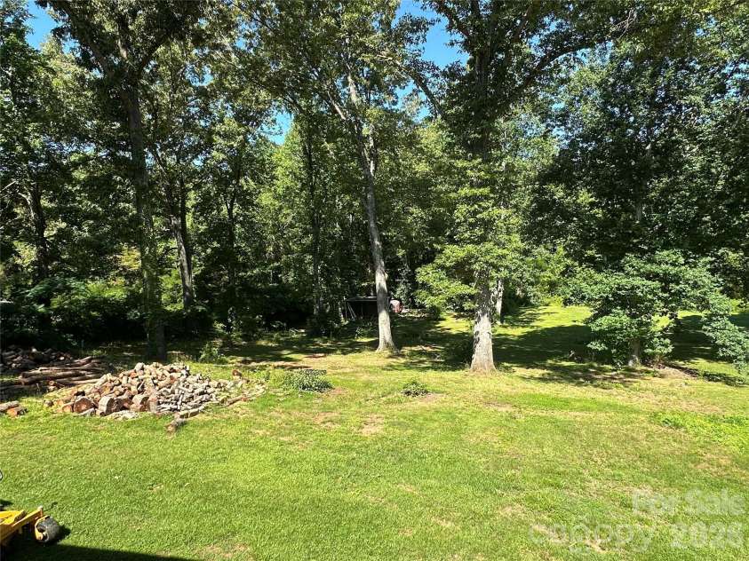 2939 Links Drive, Granite Falls, NC 28630.  MLS# CAR4389419, YatesRealty ID 28039. 