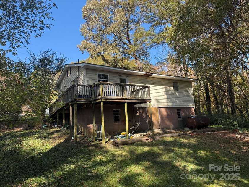 2202 Hillcrest Road, Dallas, NC 28034.  MLS# CAR4195984, YatesRealty ID 2804. 
