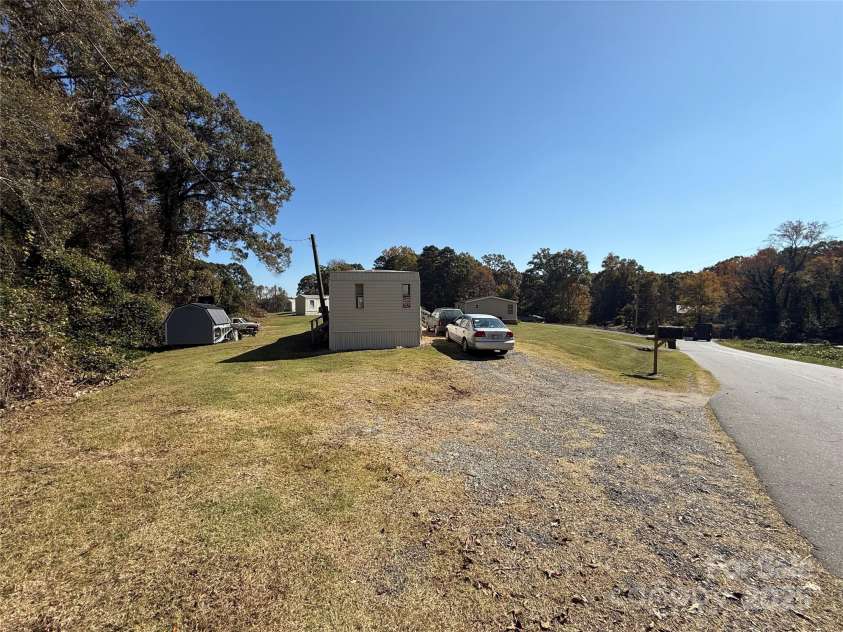 2202 Hillcrest Road, Dallas, NC 28034.  MLS# CAR4195984, YatesRealty ID 2804. 