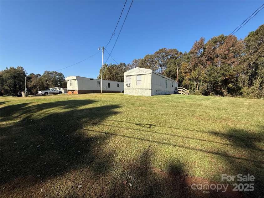 2202 Hillcrest Road, Dallas, NC 28034.  MLS# CAR4195984, YatesRealty ID 2804. 