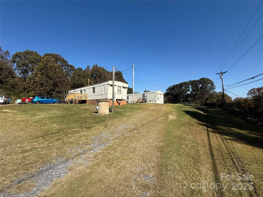 2202 Hillcrest Road, Dallas, NC 28034.  MLS# CAR4195984, YatesRealty ID 2804. 