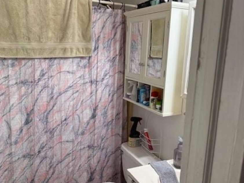 2202 Hillcrest Road, Dallas, NC 28034.  MLS# CAR4195984, YatesRealty ID 2804. 