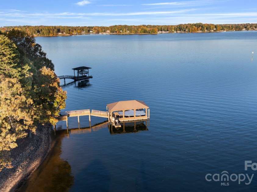 9225 Fair Oak Drive, Sherrills Ford, NC 28673.  MLS# CAR4319433, YatesRealty ID 2804. 