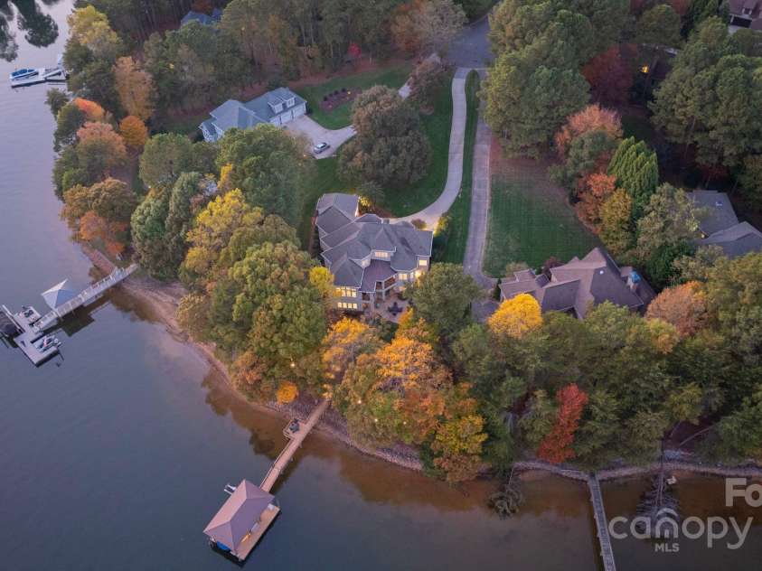 9225 Fair Oak Drive, Sherrills Ford, NC 28673.  MLS# CAR4319433, YatesRealty ID 2804. 