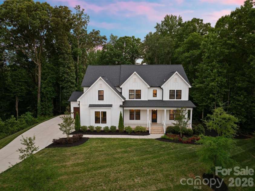 144 Walking Horse Trail, Davidson, NC 28036.  MLS# CAR4335910, YatesRealty ID 28040. 