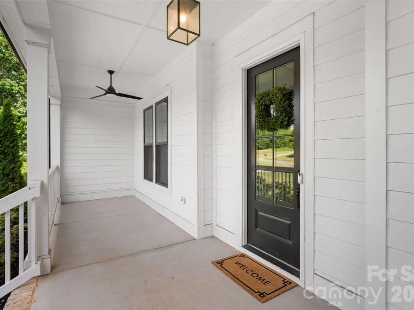 144 Walking Horse Trail, Davidson, NC 28036.  MLS# CAR4335910, YatesRealty ID 28040. 