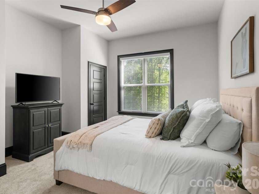 144 Walking Horse Trail, Davidson, NC 28036.  MLS# CAR4335910, YatesRealty ID 28040. 