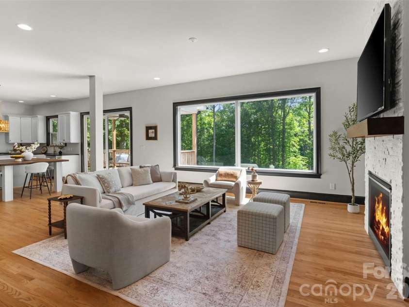 144 Walking Horse Trail, Davidson, NC 28036.  MLS# CAR4335910, YatesRealty ID 28040. 