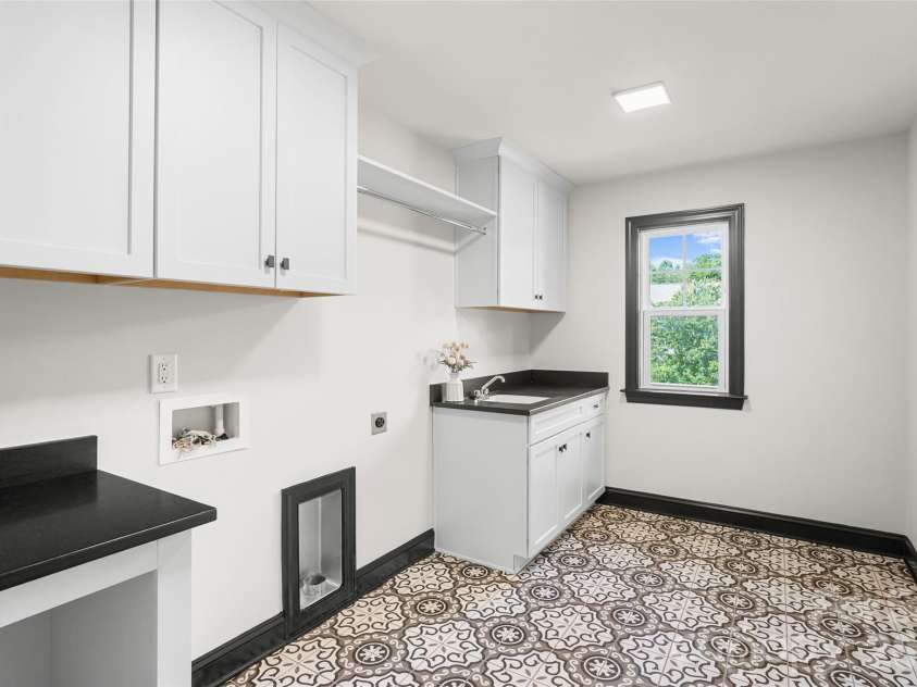 144 Walking Horse Trail, Davidson, NC 28036.  MLS# CAR4335910, YatesRealty ID 28040. 
