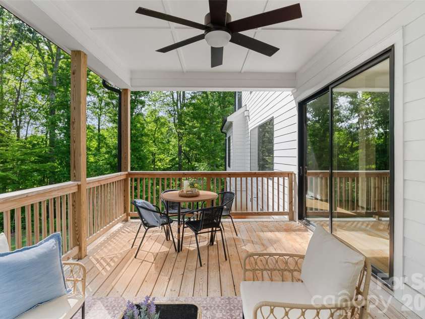 144 Walking Horse Trail, Davidson, NC 28036.  MLS# CAR4335910, YatesRealty ID 28040. 