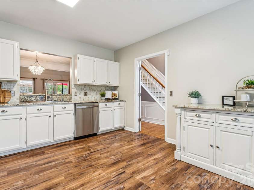 5931 Downfield Wood Drive, Charlotte, NC 28269.  MLS# CAR4385846, YatesRealty ID 28041. 