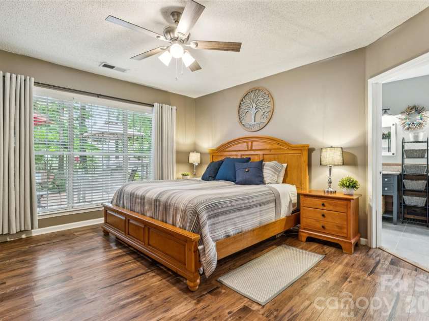 5931 Downfield Wood Drive, Charlotte, NC 28269.  MLS# CAR4385846, YatesRealty ID 28041. 