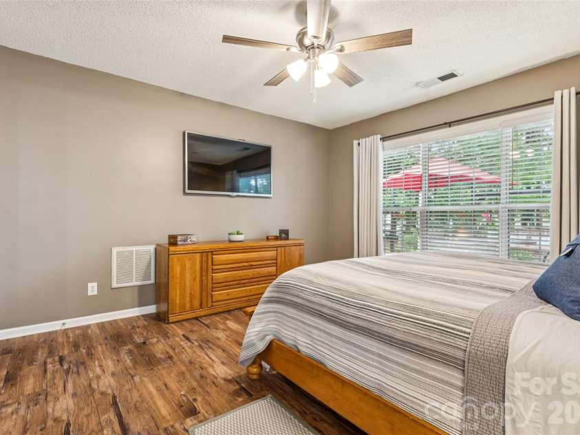 5931 Downfield Wood Drive, Charlotte, NC 28269.  MLS# CAR4385846, YatesRealty ID 28041. 