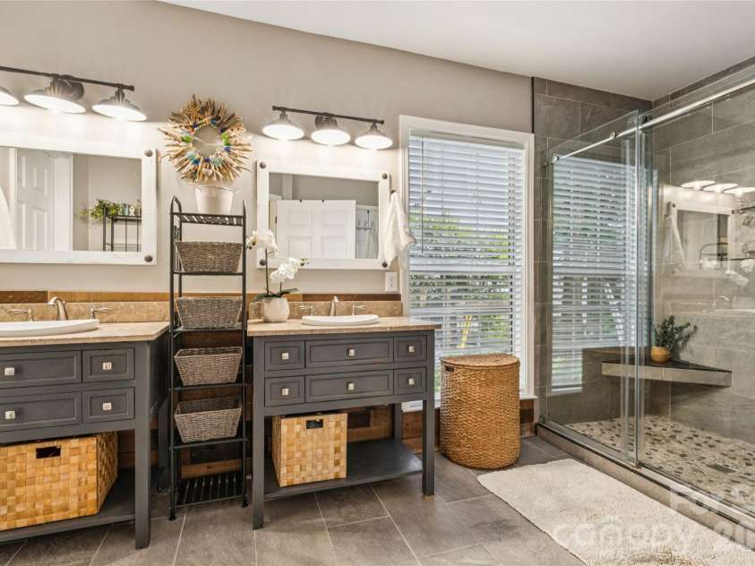 5931 Downfield Wood Drive, Charlotte, NC 28269.  MLS# CAR4385846, YatesRealty ID 28041. 