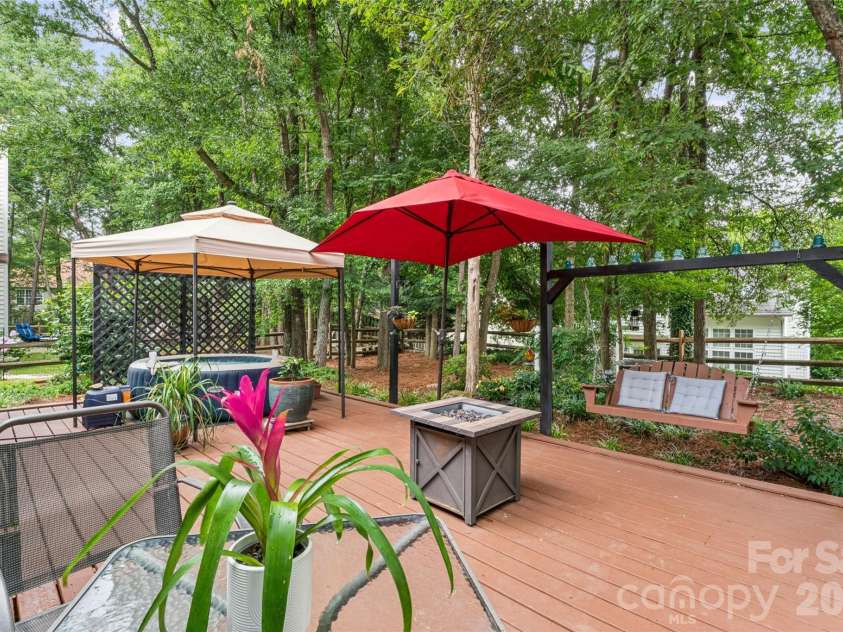 5931 Downfield Wood Drive, Charlotte, NC 28269.  MLS# CAR4385846, YatesRealty ID 28041. 