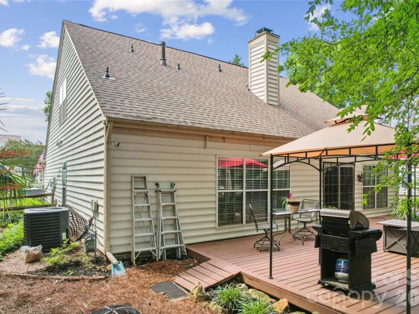 5931 Downfield Wood Drive, Charlotte, NC 28269.  MLS# CAR4385846, YatesRealty ID 28041. 