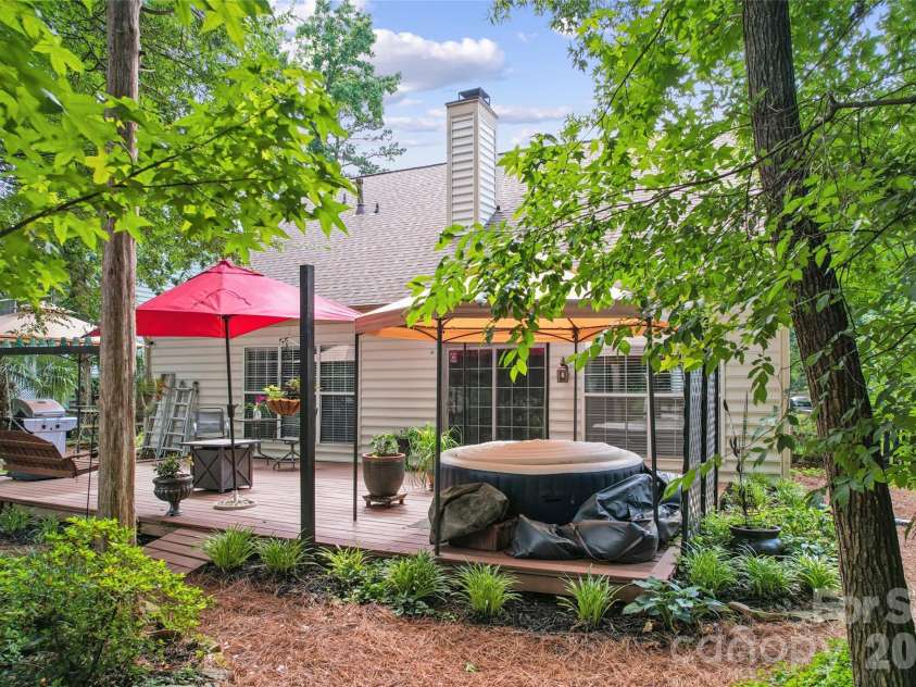 5931 Downfield Wood Drive, Charlotte, NC 28269.  MLS# CAR4385846, YatesRealty ID 28041. 