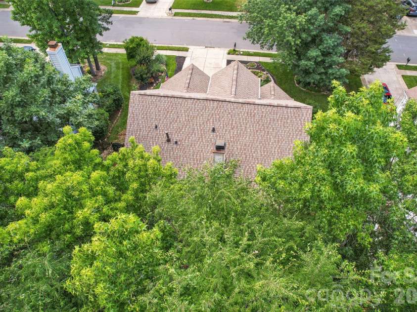 5931 Downfield Wood Drive, Charlotte, NC 28269.  MLS# CAR4385846, YatesRealty ID 28041. 