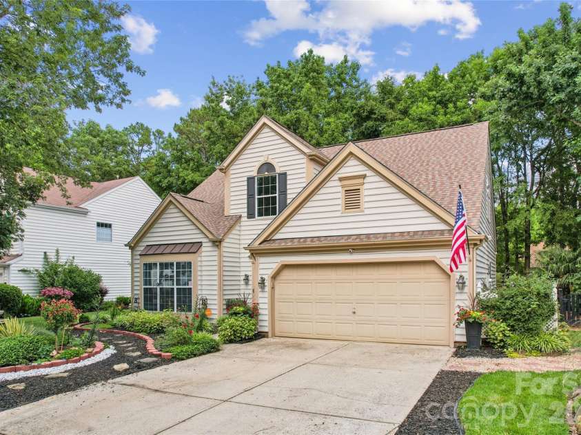 5931 Downfield Wood Drive, Charlotte, NC 28269.  MLS# CAR4385846, YatesRealty ID 28041. 