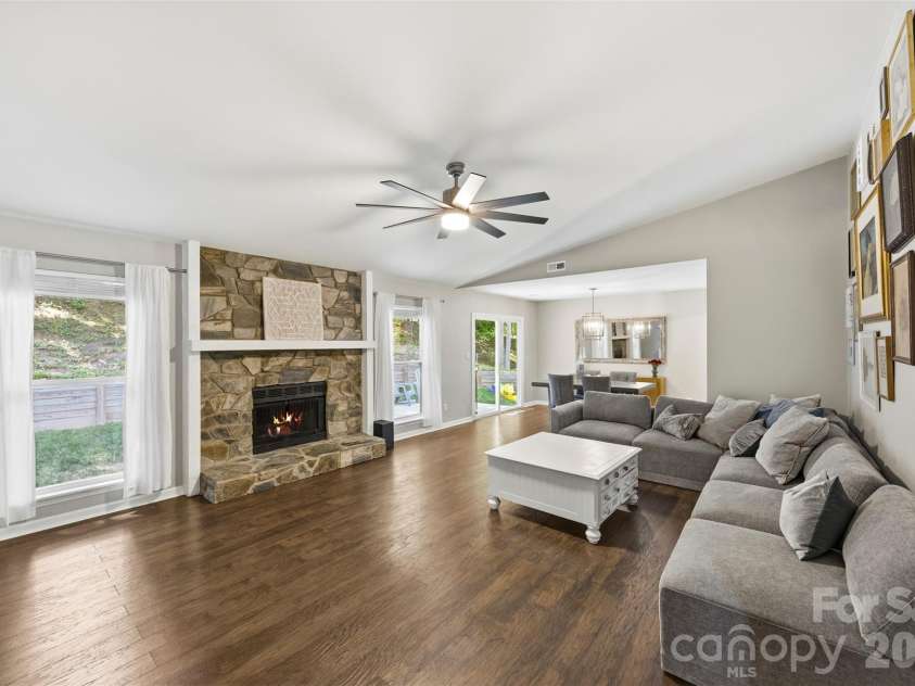 9524 Rainbow Forest Drive, Charlotte, NC 28277.  MLS# CAR4381878, YatesRealty ID 28042. 