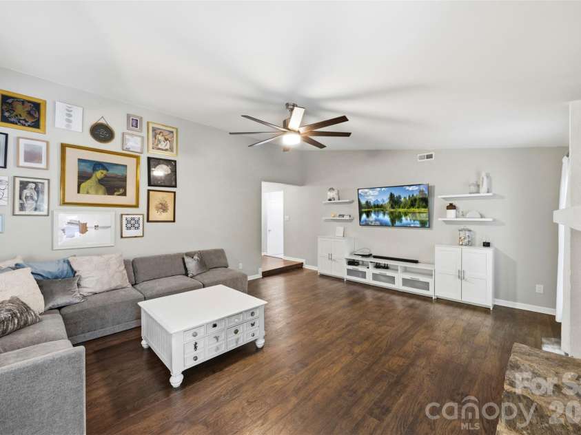 9524 Rainbow Forest Drive, Charlotte, NC 28277.  MLS# CAR4381878, YatesRealty ID 28042. 