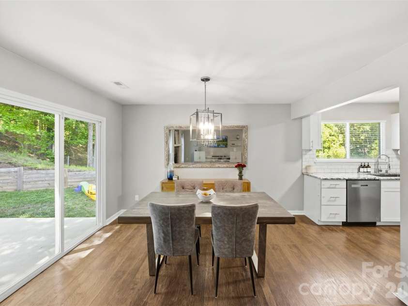 9524 Rainbow Forest Drive, Charlotte, NC 28277.  MLS# CAR4381878, YatesRealty ID 28042. 