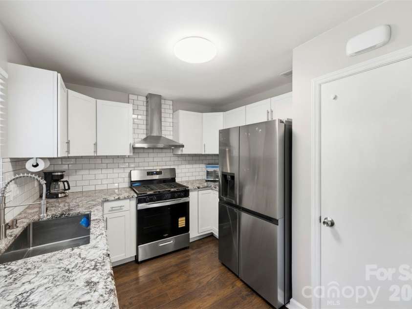 9524 Rainbow Forest Drive, Charlotte, NC 28277.  MLS# CAR4381878, YatesRealty ID 28042. 