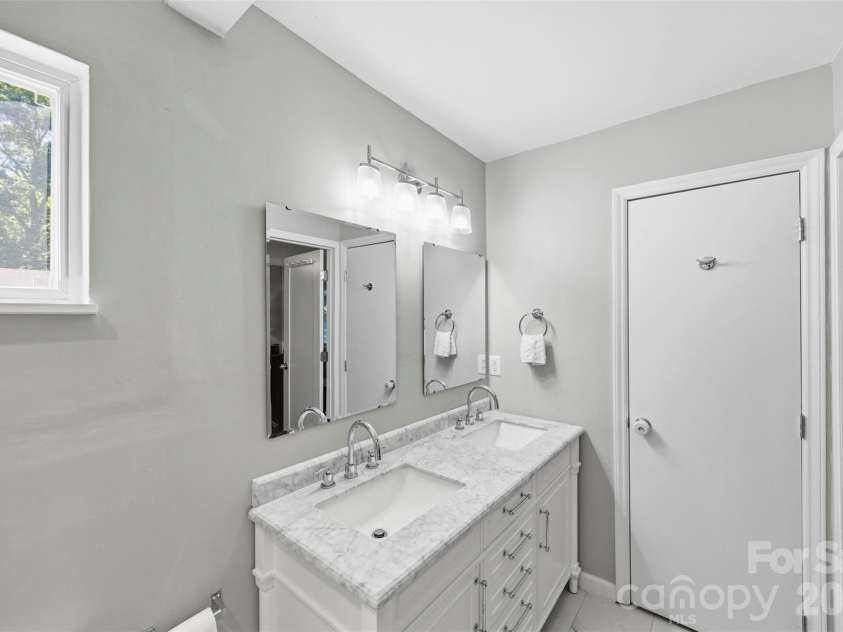 9524 Rainbow Forest Drive, Charlotte, NC 28277.  MLS# CAR4381878, YatesRealty ID 28042. 