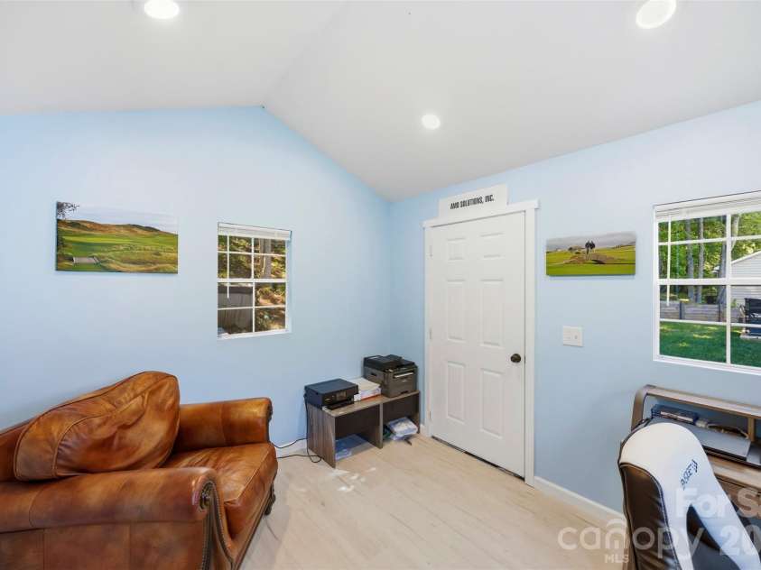 9524 Rainbow Forest Drive, Charlotte, NC 28277.  MLS# CAR4381878, YatesRealty ID 28042. 