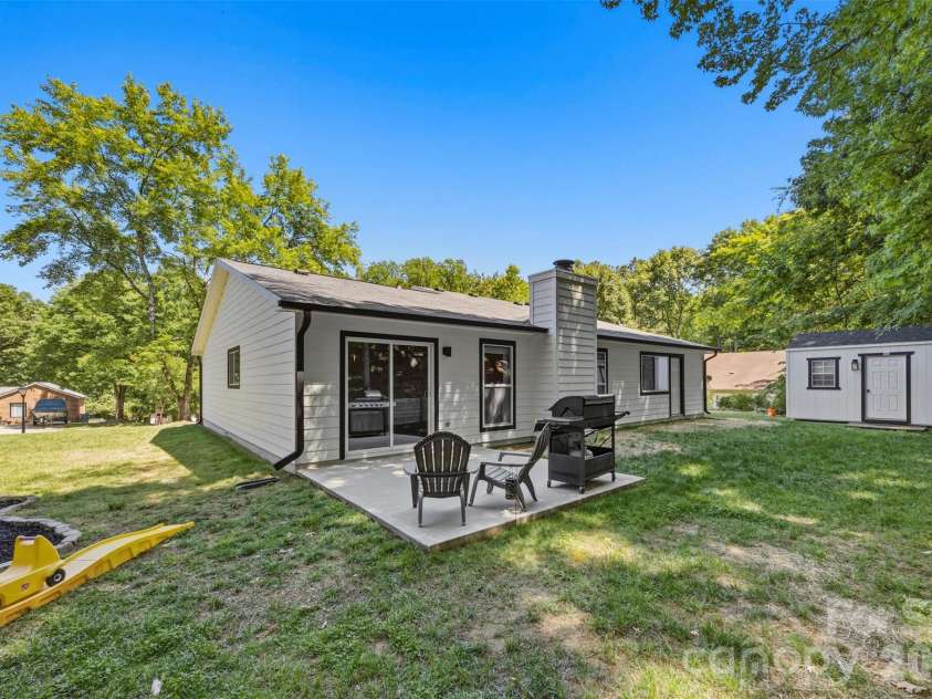 9524 Rainbow Forest Drive, Charlotte, NC 28277.  MLS# CAR4381878, YatesRealty ID 28042. 