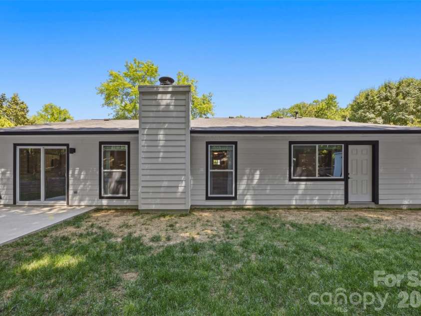 9524 Rainbow Forest Drive, Charlotte, NC 28277.  MLS# CAR4381878, YatesRealty ID 28042. 