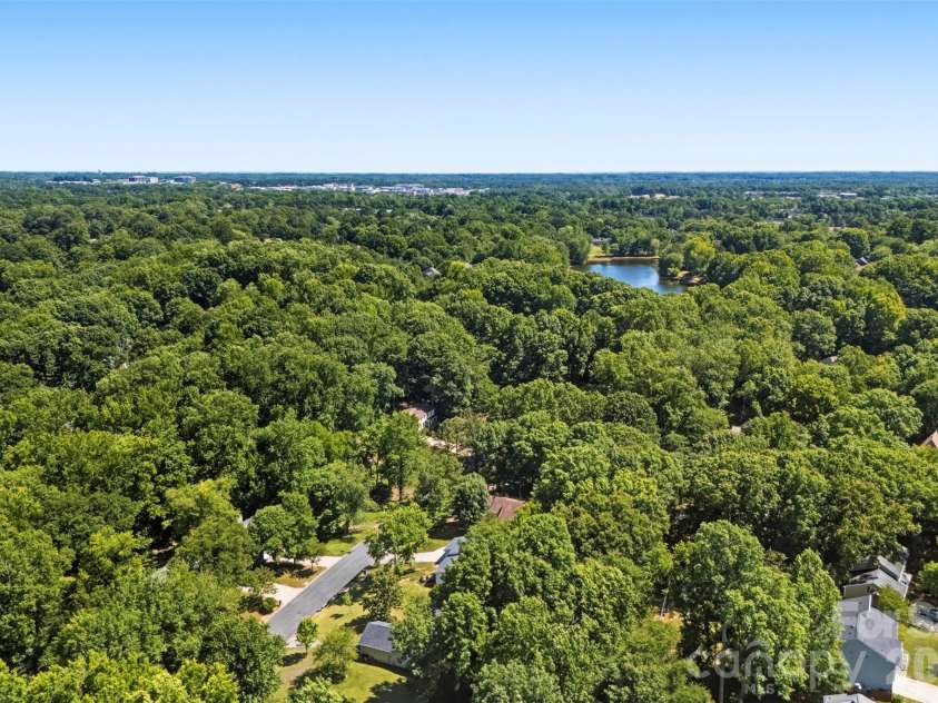 9524 Rainbow Forest Drive, Charlotte, NC 28277.  MLS# CAR4381878, YatesRealty ID 28042. 