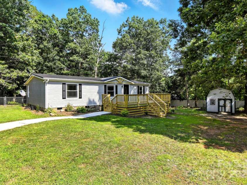 2734 Orangewood Lane, Newton, NC 28658.  MLS# CAR4285625, YatesRealty ID 28043. 