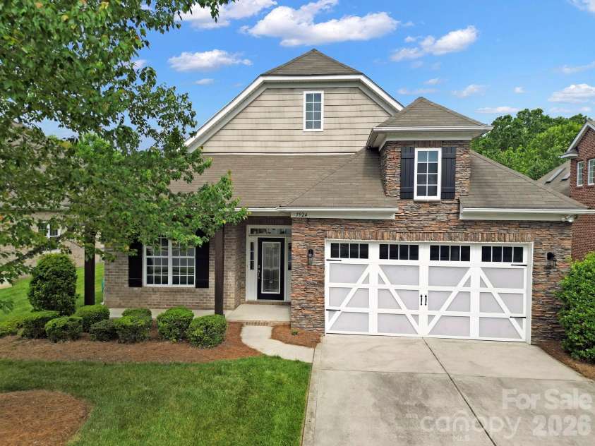 7924 Honey Fig Road, Charlotte, NC 28277.  MLS# CAR4369544, YatesRealty ID 28043. 