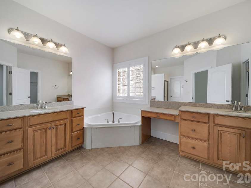 7924 Honey Fig Road, Charlotte, NC 28277.  MLS# CAR4369544, YatesRealty ID 28043. 