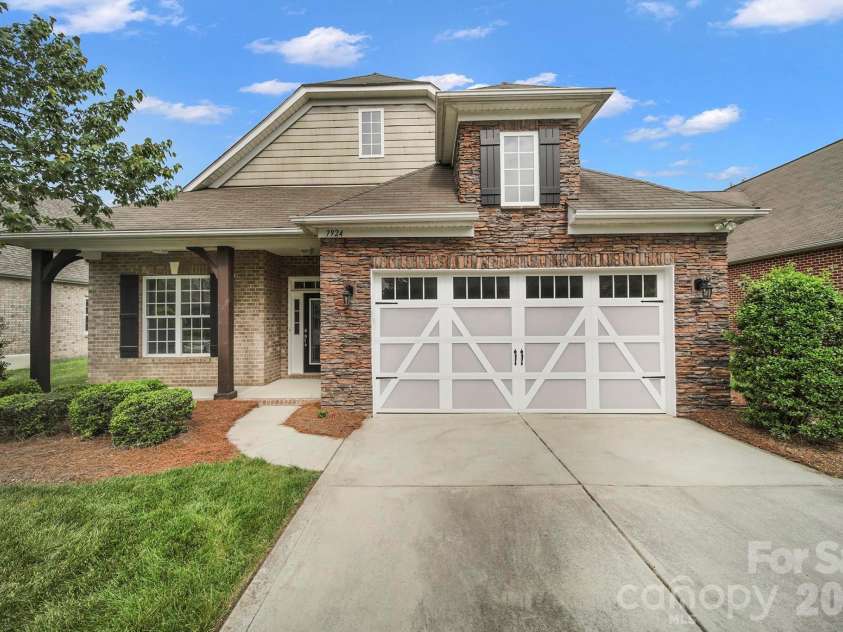 7924 Honey Fig Road, Charlotte, NC 28277.  MLS# CAR4369544, YatesRealty ID 28043. 