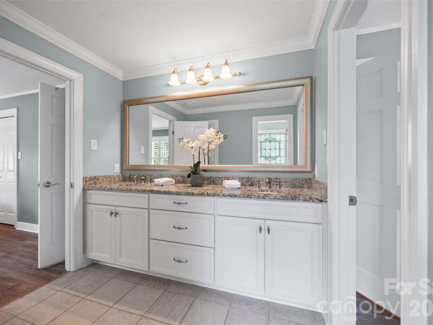 2107 Meadow Lane, Rock Hill, SC 29732.  MLS# CAR4379057, YatesRealty ID 28045. Jack n Jill Bath
