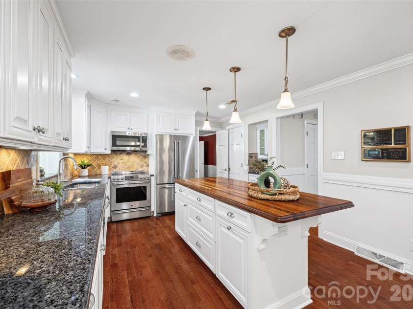 2107 Meadow Lane, Rock Hill, SC 29732.  MLS# CAR4379057, YatesRealty ID 28045. Kitchen