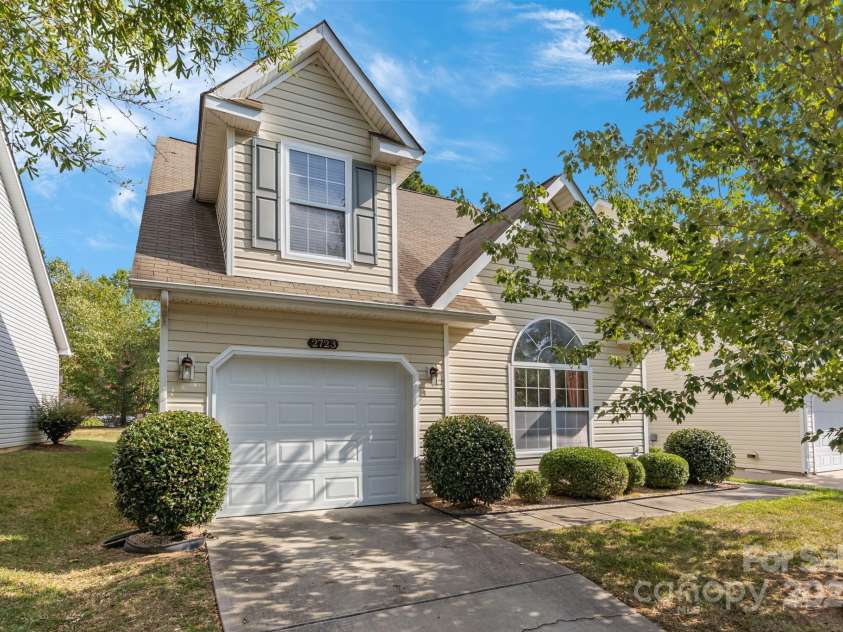 2723 Rozzelles Landing Drive, Charlotte, NC 28214.  MLS# CAR4281830, YatesRealty ID 28045. 