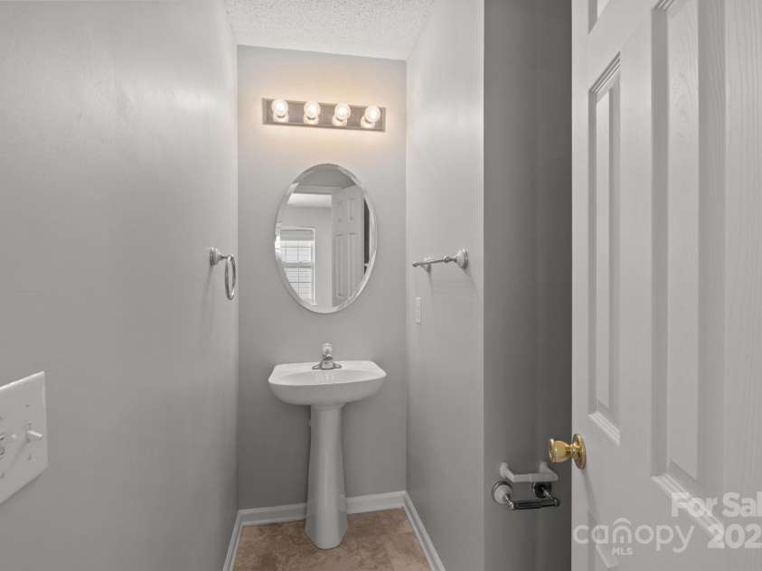 2723 Rozzelles Landing Drive, Charlotte, NC 28214.  MLS# CAR4281830, YatesRealty ID 28045. 