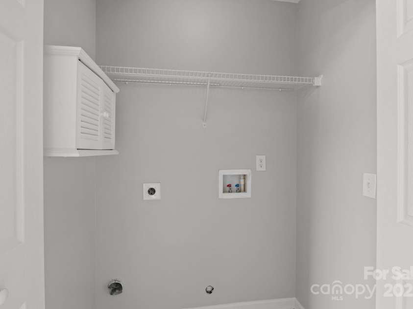 2723 Rozzelles Landing Drive, Charlotte, NC 28214.  MLS# CAR4281830, YatesRealty ID 28045. 