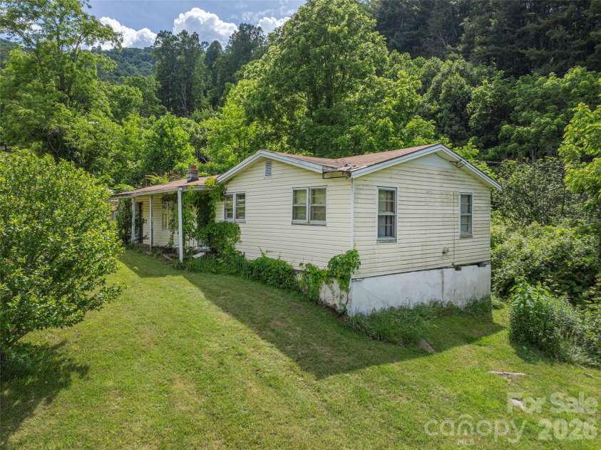 5622 Dutch Cove Road, Canton, NC 28716.  MLS# CAR4390365, YatesRealty ID 28046. 