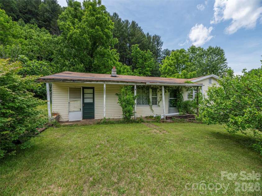 5622 Dutch Cove Road, Canton, NC 28716.  MLS# CAR4390365, YatesRealty ID 28046. 