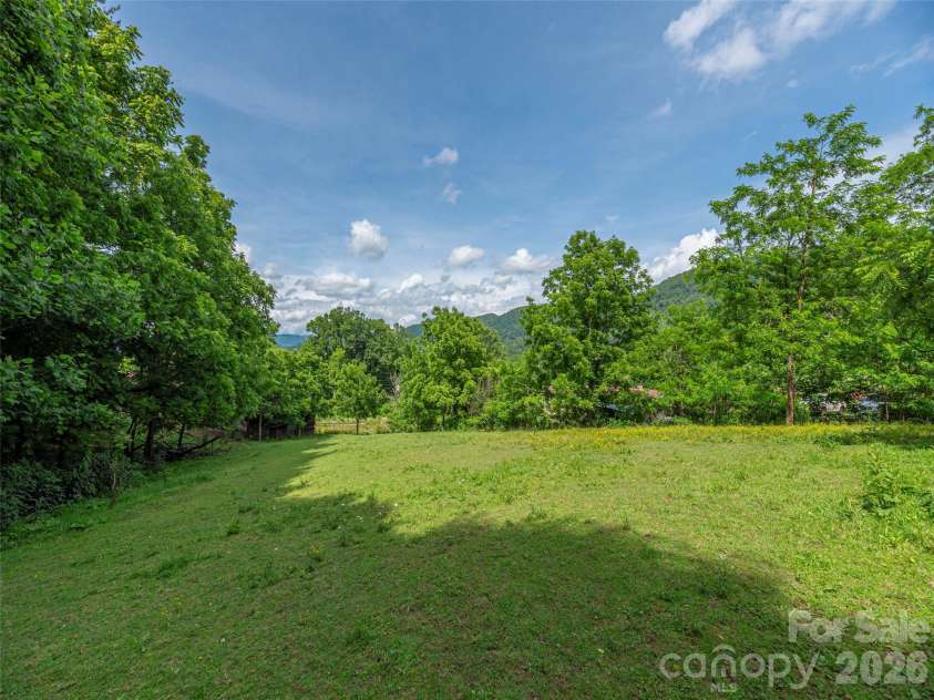 5622 Dutch Cove Road, Canton, NC 28716.  MLS# CAR4390365, YatesRealty ID 28046. 