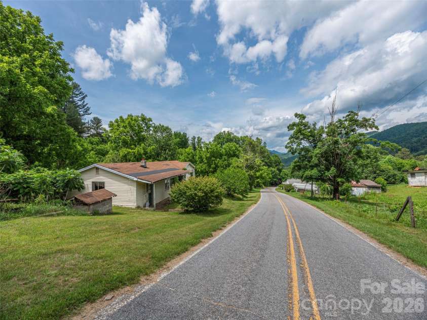 5622 Dutch Cove Road, Canton, NC 28716.  MLS# CAR4390365, YatesRealty ID 28046. 
